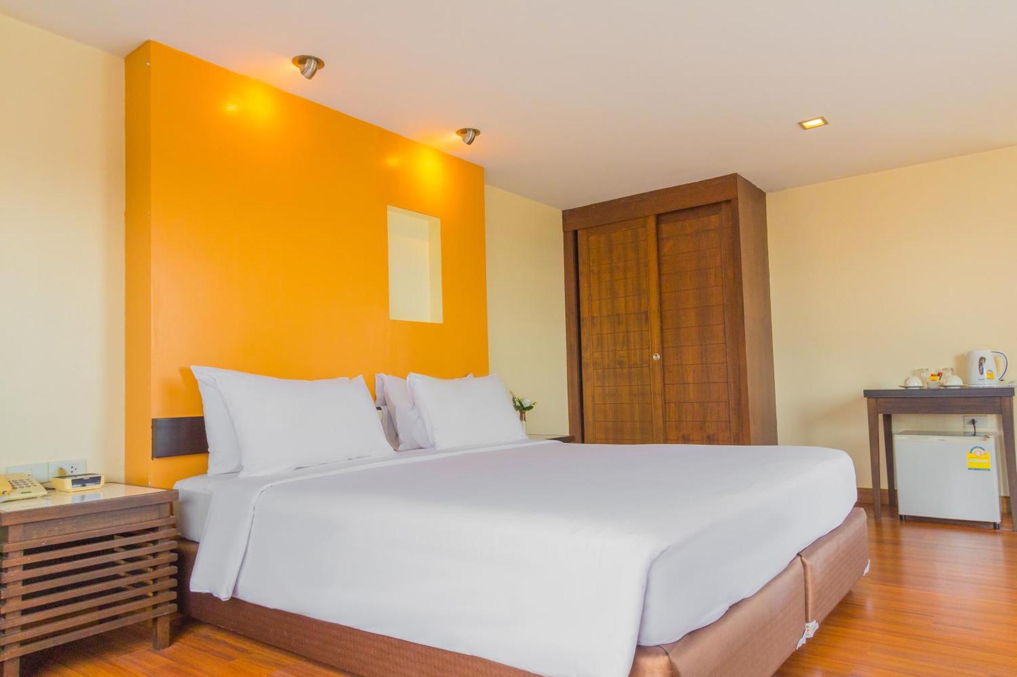 Mayflower Grande Hotel Chiang Mai Exterior foto