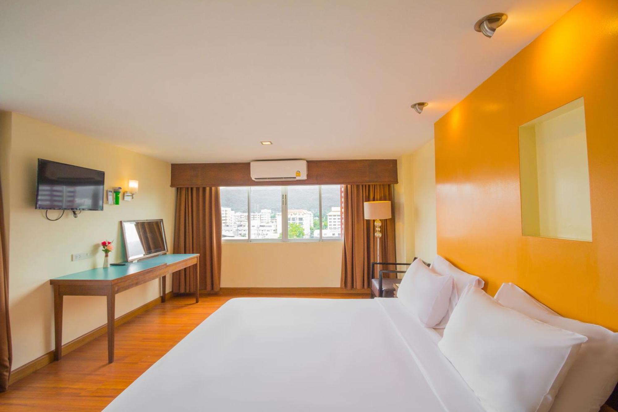 Mayflower Grande Hotel Chiang Mai Exterior foto