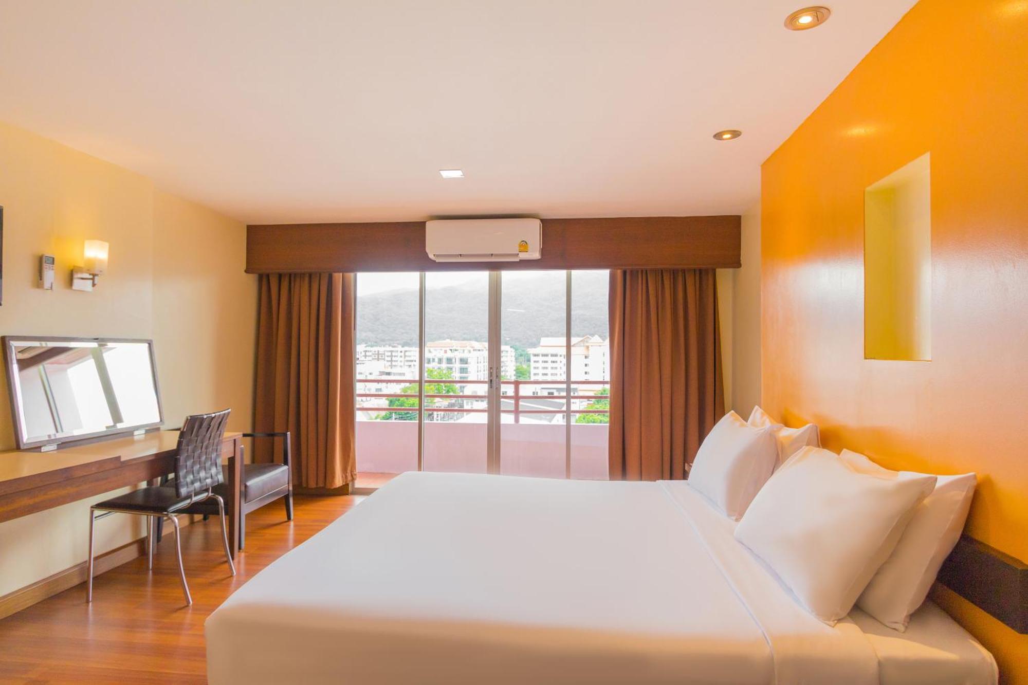 Mayflower Grande Hotel Chiang Mai Exterior foto