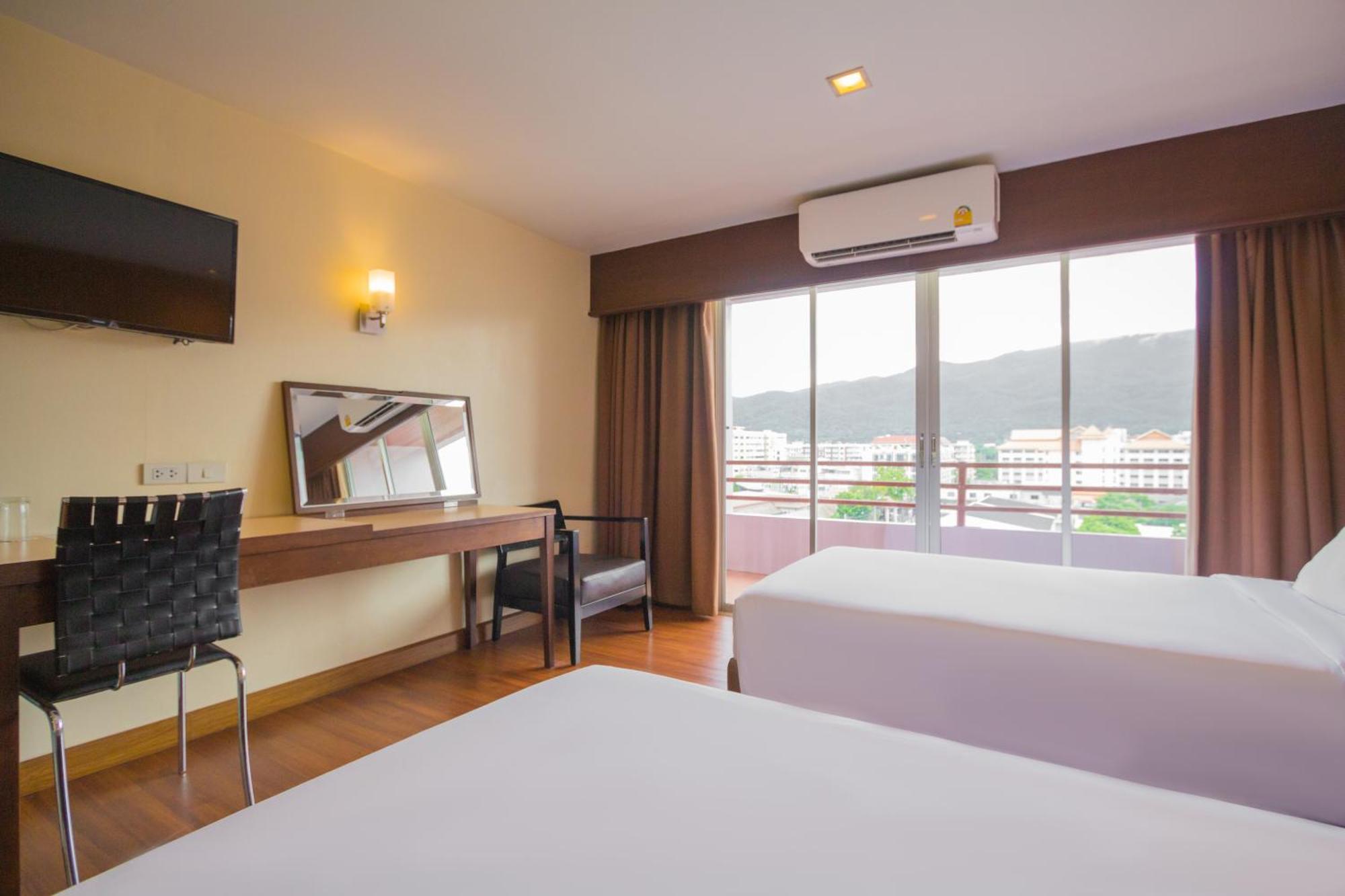 Mayflower Grande Hotel Chiang Mai Exterior foto